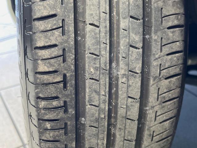 アクア Ｘ　１００Ｖ電源　純正ナビ　衝突被害軽減システム　レーダークルーズ　禁煙車　スマートキー　ＬＥＤヘッド　ビルトインＥＴＣ　オートハイビーム　車線逸脱警報　オートライト　オートエアコン　Ｂｌｕｅｔｏｏｔｈ（51枚目）