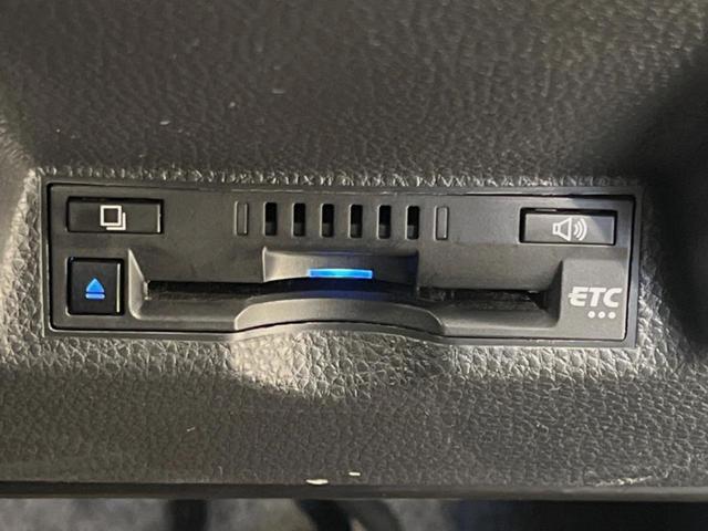 ヤリス Ｘ　バックカメラ　純正ナビ機能付きディスプレイオーディオ　衝突被害軽減システム　禁煙車　コーナーセンサー　スマートキー　ビルトインＥＴＣ　オートハイビーム　オートライト　Ｂｌｕｅｔｏｏｔｈ（7枚目）