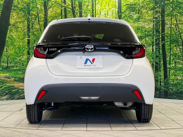 ヤリス Ｘ　バックカメラ　純正ナビ機能付きディスプレイオーディオ　衝突被害軽減システム　禁煙車　コーナーセンサー　スマートキー　ビルトインＥＴＣ　オートハイビーム　オートライト　Ｂｌｕｅｔｏｏｔｈ（15枚目）