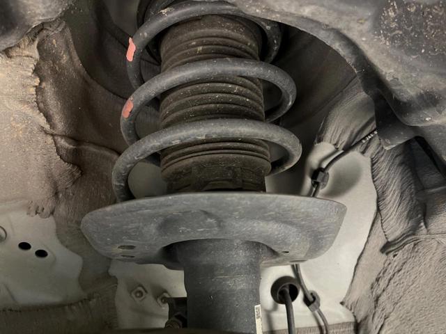 ヤリス Ｘ　バックカメラ　純正ナビ機能付きディスプレイオーディオ　衝突被害軽減システム　禁煙車　コーナーセンサー　スマートキー　ビルトインＥＴＣ　オートハイビーム　オートライト　Ｂｌｕｅｔｏｏｔｈ（20枚目）