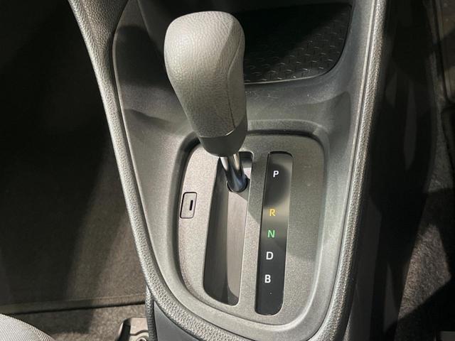 ヤリス Ｘ　バックカメラ　純正ナビ機能付きディスプレイオーディオ　衝突被害軽減システム　禁煙車　コーナーセンサー　スマートキー　ビルトインＥＴＣ　オートハイビーム　オートライト　Ｂｌｕｅｔｏｏｔｈ（24枚目）