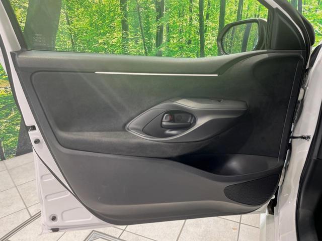 ヤリス Ｘ　バックカメラ　純正ナビ機能付きディスプレイオーディオ　衝突被害軽減システム　禁煙車　コーナーセンサー　スマートキー　ビルトインＥＴＣ　オートハイビーム　オートライト　Ｂｌｕｅｔｏｏｔｈ（32枚目）