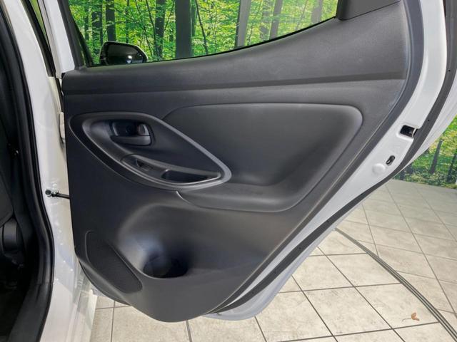 ヤリス Ｘ　バックカメラ　純正ナビ機能付きディスプレイオーディオ　衝突被害軽減システム　禁煙車　コーナーセンサー　スマートキー　ビルトインＥＴＣ　オートハイビーム　オートライト　Ｂｌｕｅｔｏｏｔｈ（34枚目）