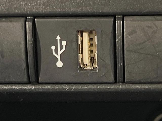 ヤリス Ｘ　バックカメラ　純正ナビ機能付きディスプレイオーディオ　衝突被害軽減システム　禁煙車　コーナーセンサー　スマートキー　ビルトインＥＴＣ　オートハイビーム　オートライト　Ｂｌｕｅｔｏｏｔｈ（44枚目）