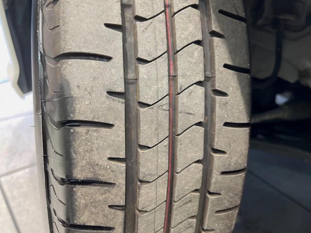 ヤリス Ｘ　バックカメラ　純正ナビ機能付きディスプレイオーディオ　衝突被害軽減システム　禁煙車　コーナーセンサー　スマートキー　ビルトインＥＴＣ　オートハイビーム　オートライト　Ｂｌｕｅｔｏｏｔｈ（56枚目）