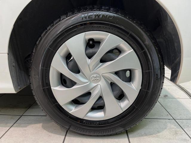 ヤリス Ｘ　バックカメラ　純正ナビ機能付きディスプレイオーディオ　衝突被害軽減システム　禁煙車　コーナーセンサー　スマートキー　ビルトインＥＴＣ　オートハイビーム　オートライト　Ｂｌｕｅｔｏｏｔｈ（57枚目）