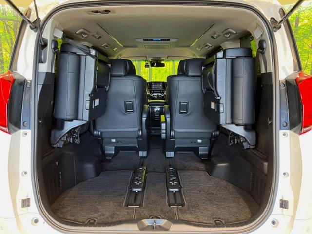 アルファード ２．５Ｓ　Ｃパッケージ　両側電動ドア　後席モニター　純正ナビ付ＤＡ　バックカメラ　１００Ｖ電源　セーフティセンス　レーダークルーズ　禁煙車　電動リアゲート　前席シートエアコン　パワーシート　コーナーセンサー　スマートキー（11枚目）