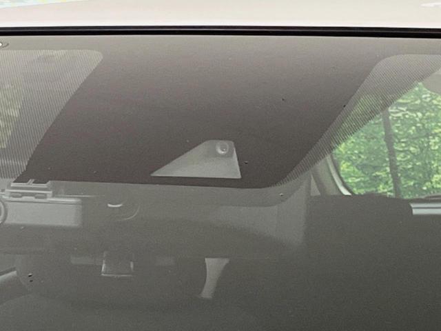 ノート ｅ－パワー　Ｘ　Ｖセレクション　純正ＳＤナビ　全周囲カメラ　デジタルインナーミラー　エマージェンシーブレーキ　ＬＥＤヘッドライト　スマートキー　プッシュスタート　オートエアコン　純正１５インチアルミホイール（25枚目）