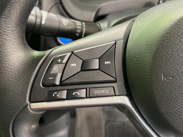 ノート ｅ－パワー　Ｘ　Ｖセレクション　純正ＳＤナビ　全周囲カメラ　デジタルインナーミラー　エマージェンシーブレーキ　ＬＥＤヘッドライト　スマートキー　プッシュスタート　オートエアコン　純正１５インチアルミホイール（30枚目）