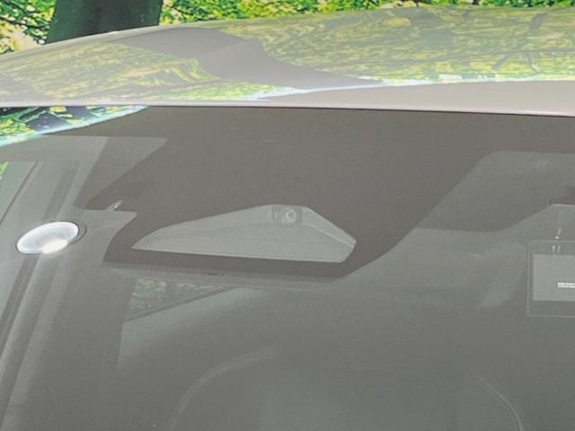プリウス Ｚ　全周囲カメラ　純正１２型ナビ付ＤＡ　１００Ｖ電源　セーフティセンス　レーダークルーズ　禁煙　電動リアゲート　前席シートエアコン　パワーシート　コーナーセンサー　スマートキー　ＬＥＤヘッド　ＥＴＣ２．０（5枚目）
