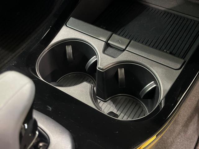 プリウス Ｚ　全周囲カメラ　純正１２型ナビ付ＤＡ　１００Ｖ電源　セーフティセンス　レーダークルーズ　禁煙　電動リアゲート　前席シートエアコン　パワーシート　コーナーセンサー　スマートキー　ＬＥＤヘッド　ＥＴＣ２．０（43枚目）