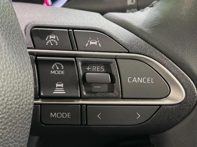 ヴォクシー Ｓ－Ｚ　メーカー１０．５型ナビ　禁煙車　両側電動スライドドア　パワーバックドア　シートヒーター　ステアリングヒーター　バックカメラ　純正１７インチアルミホイール　リアオートエアコン　衝突被害軽減システム（5枚目）