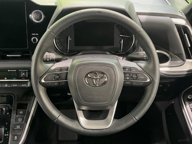 ヴォクシー Ｓ－Ｚ　メーカー１０．５型ナビ　禁煙車　両側電動スライドドア　パワーバックドア　シートヒーター　ステアリングヒーター　バックカメラ　純正１７インチアルミホイール　リアオートエアコン　衝突被害軽減システム（12枚目）