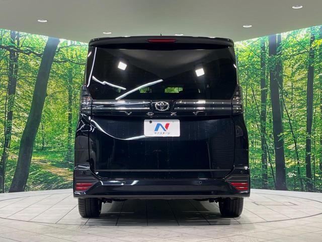 ヴォクシー Ｓ－Ｚ　メーカー１０．５型ナビ　禁煙車　両側電動スライドドア　パワーバックドア　シートヒーター　ステアリングヒーター　バックカメラ　純正１７インチアルミホイール　リアオートエアコン　衝突被害軽減システム（16枚目）