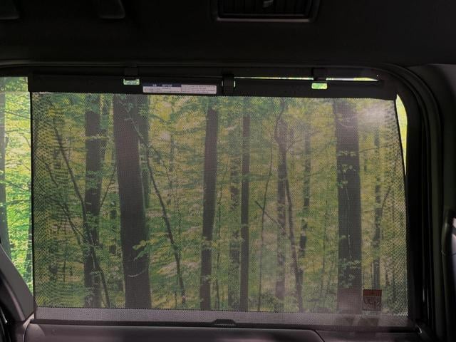 ヴォクシー Ｓ－Ｚ　メーカー１０．５型ナビ　禁煙車　両側電動スライドドア　パワーバックドア　シートヒーター　ステアリングヒーター　バックカメラ　純正１７インチアルミホイール　リアオートエアコン　衝突被害軽減システム（36枚目）