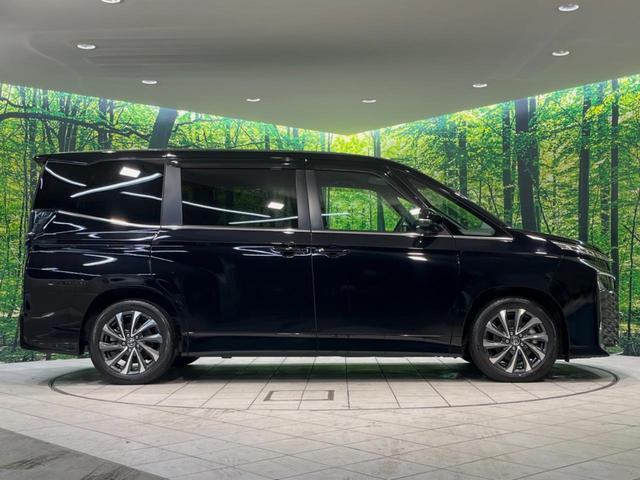 ヴォクシー Ｓ－Ｚ　メーカー１０．５型ナビ　禁煙車　両側電動スライドドア　パワーバックドア　シートヒーター　ステアリングヒーター　バックカメラ　純正１７インチアルミホイール　リアオートエアコン　衝突被害軽減システム（49枚目）