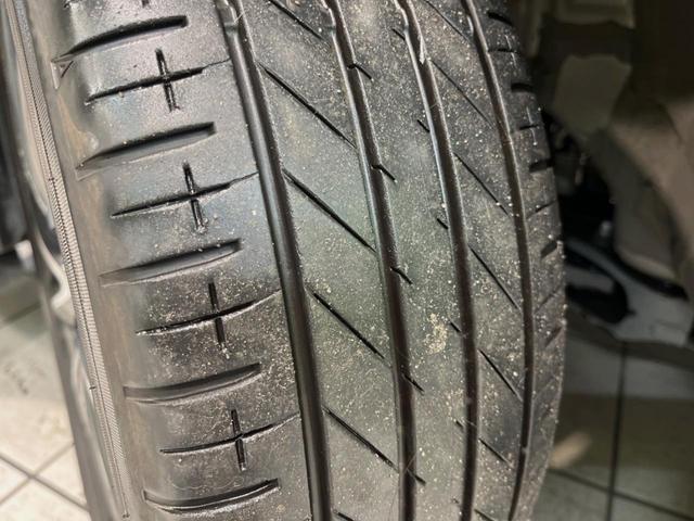 ヴォクシー Ｓ－Ｚ　メーカー１０．５型ナビ　禁煙車　両側電動スライドドア　パワーバックドア　シートヒーター　ステアリングヒーター　バックカメラ　純正１７インチアルミホイール　リアオートエアコン　衝突被害軽減システム（57枚目）