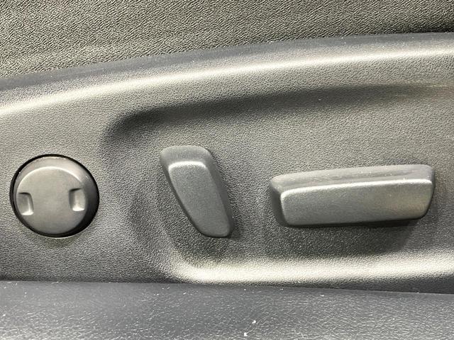 クラウンハイブリッド アスリートＳ　ブラックスタイル　純正ＨＤＤナビ　バックカメラ　Ｂｌｕｅｔｏｏｔｈ　レーダークルーズ　ドラレコ　パワーシート　前席シートヒーター　ＨＩＤヘッドライト　オートライト　コーナーセンサー　純正１８インチアルミ（7枚目）