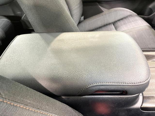 クラウンハイブリッド アスリートＳ　ブラックスタイル　純正ＨＤＤナビ　バックカメラ　Ｂｌｕｅｔｏｏｔｈ　レーダークルーズ　ドラレコ　パワーシート　前席シートヒーター　ＨＩＤヘッドライト　オートライト　コーナーセンサー　純正１８インチアルミ（48枚目）