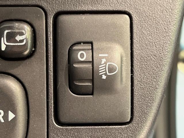 アクア Ｓ　９型ＳＤナビ　バックカメラ　禁煙車　スマートキー　シートヒーター　ビルトインＥＴＣ　オートライト　オートエアコン　Ｂｌｕｅｔｏｏｔｈ　ＤＶＤ再生　地デジ　電動格納ミラー　ドアバイザー（32枚目）