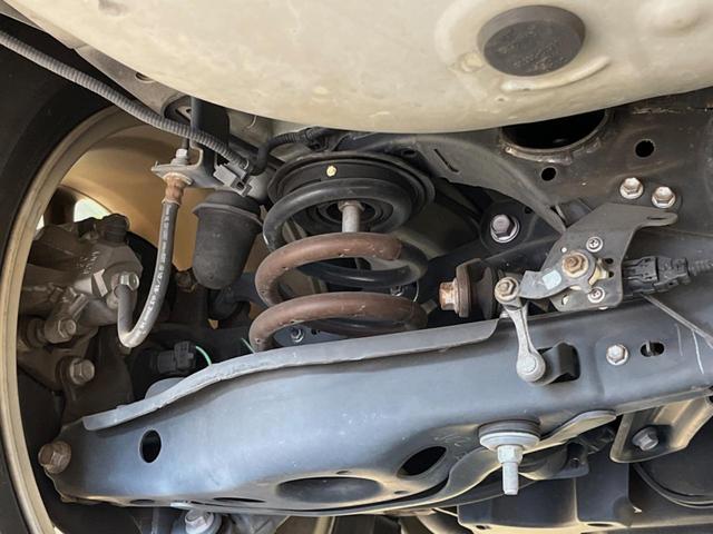 ハリアー プレミアム アドバンスドパッケージ サンルーフ フルエアロ 純正9型ナビ 全周囲カメラ JBLサウンド 衝突被害軽減システム レーダークルーズ 禁煙車 電動リアゲート ハーフレザーシート パワーシート コーナーセンサー スマートキー(21枚目)