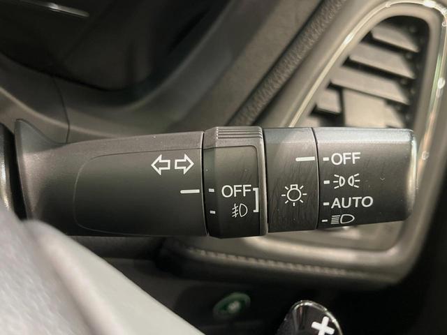 ヴェゼル ハイブリッドX 純正ナビ バックカメラ 衝突被害軽減システム 禁煙車 スマートキー LEDヘッド ルーフレール ビルトインETC クルコン 純正17インチアルミ オートライト オートエアコン Bluetooth CD(32枚目)