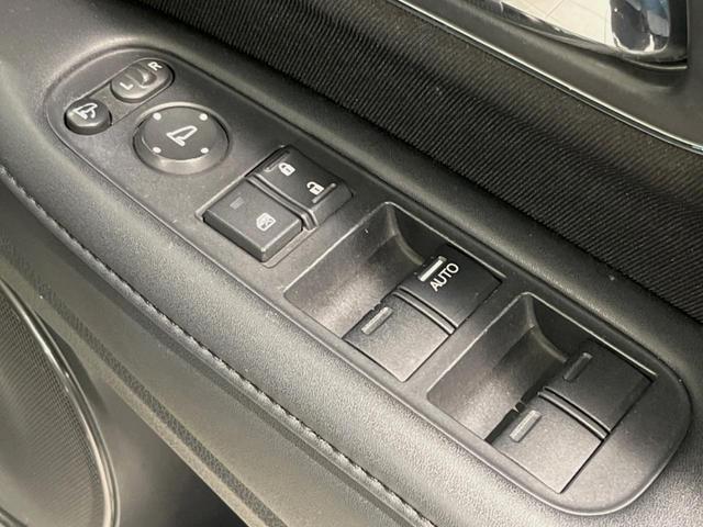 ヴェゼル ハイブリッドX 純正ナビ バックカメラ 衝突被害軽減システム 禁煙車 スマートキー LEDヘッド ルーフレール ビルトインETC クルコン 純正17インチアルミ オートライト オートエアコン Bluetooth CD(36枚目)