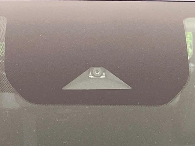 ノート Ｘ　メーカーナビ　全周囲カメラ　衝突被害軽減　レーダークルーズ　禁煙車　ドラレコ　コーナーセンサー　スマートキー　ＬＥＤヘッド　ＥＴＣ２．０　オートハイビーム　車線逸脱警報　オートライト　オートエアコン（3枚目）