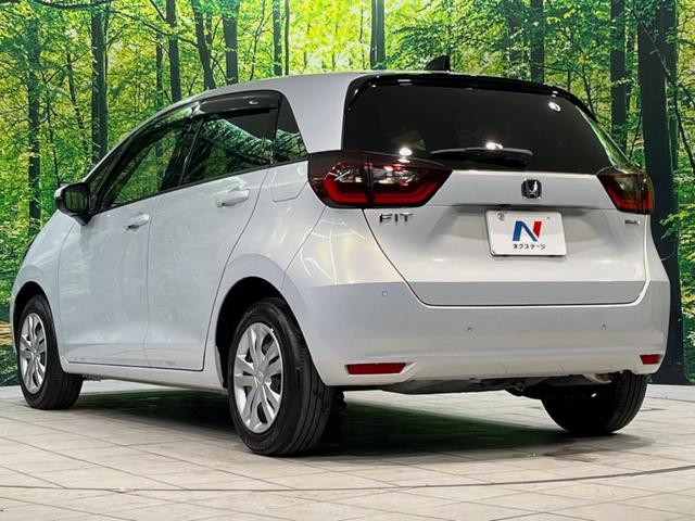 フィット ｅ：ＨＥＶホーム　純正９型ナビ　バックカメラ　衝突被害軽減システム　レーダークルーズ　ハーフレザーシート　ドラレコ　コーナーセンサー　スマートキー　ＬＥＤヘッド　ビルトインＥＴＣ　オートハイビーム　車線逸脱警報（44枚目）