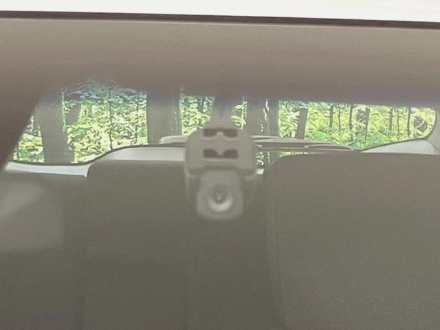 フィット ｅ：ＨＥＶホーム　純正９型ナビ　バックカメラ　衝突被害軽減システム　レーダークルーズ　ハーフレザーシート　ドラレコ　コーナーセンサー　スマートキー　ＬＥＤヘッド　ビルトインＥＴＣ　オートハイビーム　車線逸脱警報（56枚目）