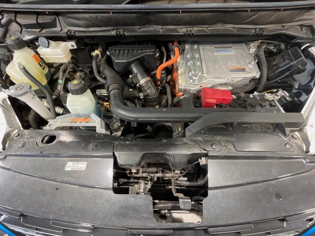 セレナ ｅ－パワー　Ｇ　純正１０型ナビ　アラウンドビューモニター　両側電動スライドドア　インテリジェントルームミラー　衝突被害軽減装置　合皮シート　ＬＥＤヘッドライト＆フォグランプ　プッシュスタート＆スマートキー　禁煙車（18枚目）