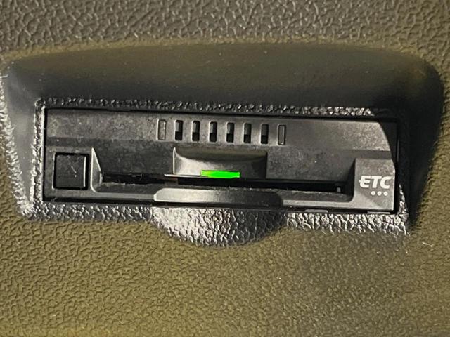 プリウス Sセーフティプラス 純正9型SDナビ バックカメラ セーフティセンス レーダークルーズ 禁煙車 コーナーセンサー スマートキー LEDヘッド ビルトインETC 純正15インチアルミ オートハイビーム パークアシスト(31枚目)