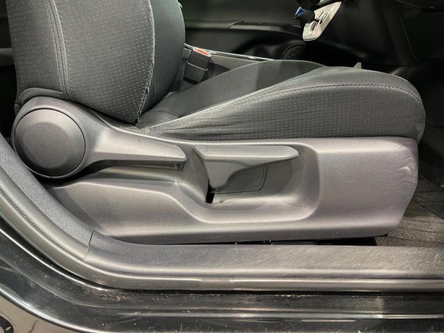 プリウス Sセーフティプラス 純正9型SDナビ バックカメラ セーフティセンス レーダークルーズ 禁煙車 コーナーセンサー スマートキー LEDヘッド ビルトインETC 純正15インチアルミ オートハイビーム パークアシスト(37枚目)