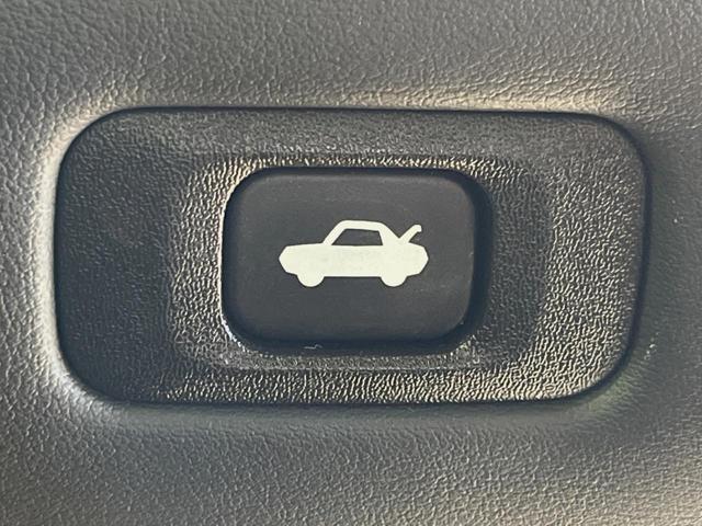 クラウン ２．５アスリート　アニバーサリーエディション　モデリスタエアロ　サンルーフ　メーカーナビ　バックカメラ　禁煙車　レザーシート　前席シートヒーター　スマートキー　ＨＩＤヘッド　ビルトインＥＴＣ　クルコン　純正１８インチアルミ　オートライト（39枚目）