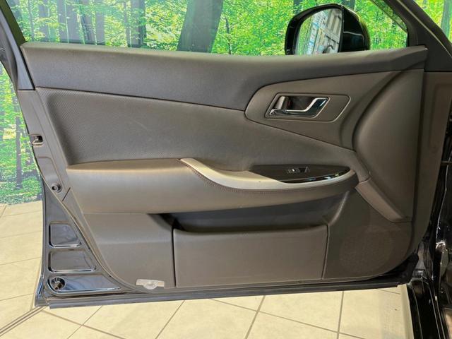 クラウン ２．５アスリート　アニバーサリーエディション　モデリスタエアロ　サンルーフ　メーカーナビ　バックカメラ　禁煙車　レザーシート　前席シートヒーター　スマートキー　ＨＩＤヘッド　ビルトインＥＴＣ　クルコン　純正１８インチアルミ　オートライト（57枚目）