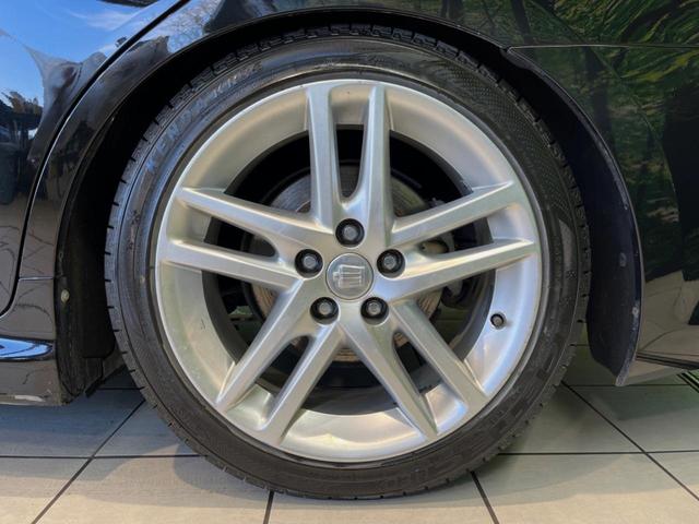 クラウン ２．５アスリート　アニバーサリーエディション　モデリスタエアロ　サンルーフ　メーカーナビ　バックカメラ　禁煙車　レザーシート　前席シートヒーター　スマートキー　ＨＩＤヘッド　ビルトインＥＴＣ　クルコン　純正１８インチアルミ　オートライト（64枚目）