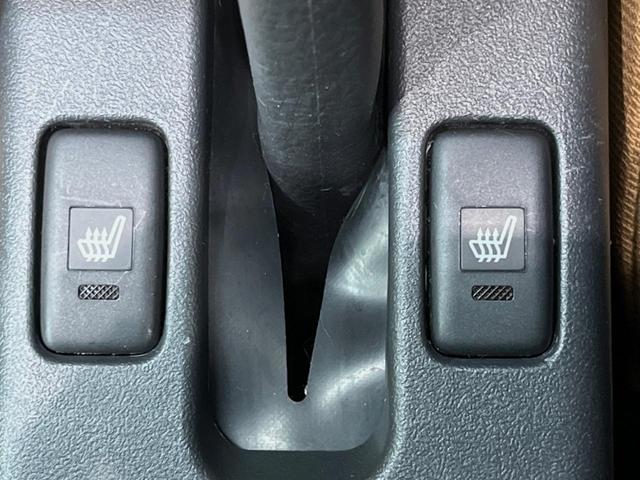 コペン ローブ　ＳＤナビ　バックカメラ　禁煙車　スマートキー　ＬＥＤヘッド　純正１６インチアルミ　シートヒーター　オートライト　オートエアコン　ＥＴＣ　Ｂｌｕｅｔｏｏｔｈ　ＣＤ／ＤＶＤ再生　フルセグ（5枚目）