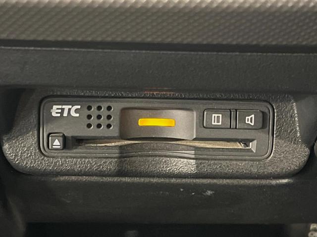 フリードハイブリッド ジャストセレクション　純正９型ナビ　後席モニター　バックカメラ　両側電動ドア　禁煙車　クルコン　ハーフレザーシート　スマートキー　ＨＩＤヘッド　ビルトインＥＴＣ　オートライト　オートエアコン　ＣＤ／ＤＶＤ再生　地デジ（32枚目）