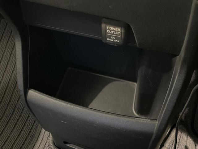 フリードハイブリッド ジャストセレクション　純正９型ナビ　後席モニター　バックカメラ　両側電動ドア　禁煙車　クルコン　ハーフレザーシート　スマートキー　ＨＩＤヘッド　ビルトインＥＴＣ　オートライト　オートエアコン　ＣＤ／ＤＶＤ再生　地デジ（34枚目）