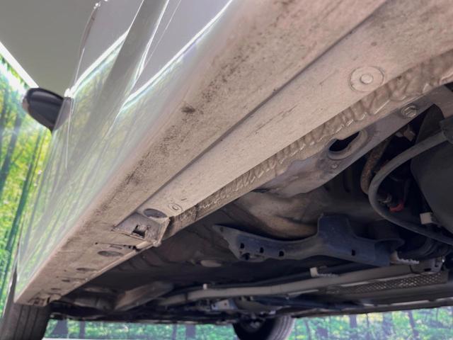 プリウス S 純正8型ナビ バックカメラ 禁煙車 スマートキー HIDヘッド ビルトインETC 純正15インチアルミ オートライト オートエアコン Bluetooth CD/DVD再生 フルセグ ドラレコ(55枚目)