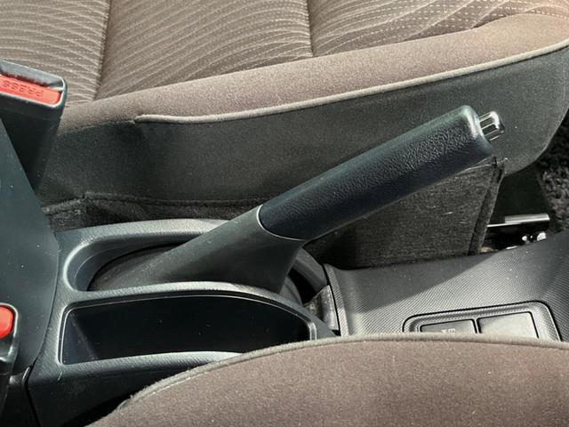 アクア Ｇ　純正ナビ　バックカメラ　禁煙車　スマートキー　ビルトインＥＴＣ　クルコン　オートライト　オートエアコン　Ｂｌｕｅｔｏｏｔｈ　ＣＤ／ＤＶＤ再生　フルセグ　電動格納ミラー　ドアバイザー（22枚目）