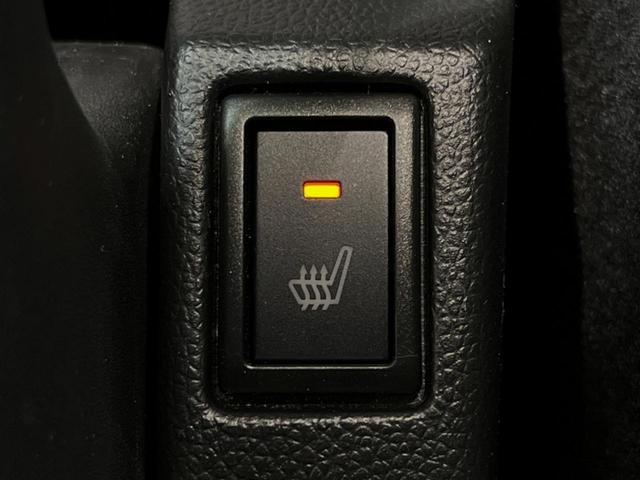 スイフトスポーツ ベースグレード　ＭＴ車　ターボ　純正ディスプレイオーディオ　禁煙車　シートヒーター　スマートキー　ＬＥＤヘッド　クルコン　純正１７インチアルミ　オートライト　オートエアコン　Ｂｌｕｅｔｏｏｔｈ　ＣＤ　ＤＶＤ再生（4枚目）