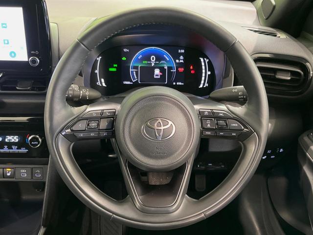 ヤリスクロス ハイブリッドＺ　純正８型ナビ　全周囲カメラ　衝突被害軽減システム　レーダークルーズ　禁煙車　ハーフレザーシート　パワーシート　コーナーセンサー　スマートキー　ＬＥＤヘッド　ビルトインＥＴＣ　純正１８インチアルミ（11枚目）