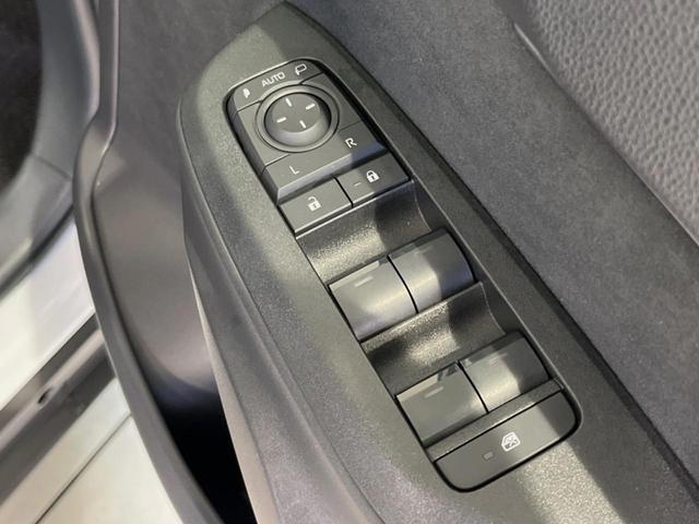 ヤリスクロス ハイブリッドＺ　純正８型ナビ　全周囲カメラ　衝突被害軽減システム　レーダークルーズ　禁煙車　ハーフレザーシート　パワーシート　コーナーセンサー　スマートキー　ＬＥＤヘッド　ビルトインＥＴＣ　純正１８インチアルミ（36枚目）