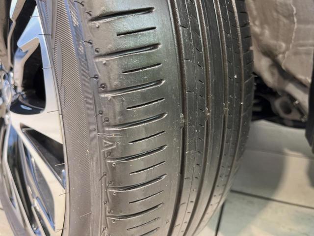 ヤリスクロス ハイブリッドＺ　純正８型ナビ　全周囲カメラ　衝突被害軽減システム　レーダークルーズ　禁煙車　ハーフレザーシート　パワーシート　コーナーセンサー　スマートキー　ＬＥＤヘッド　ビルトインＥＴＣ　純正１８インチアルミ（57枚目）