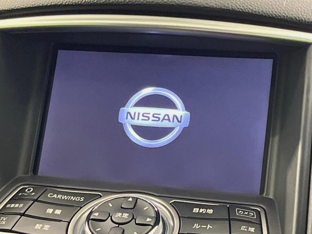 スカイラインクロスオーバー ３７０ＧＴ　ＦＯＵＲ　タイプＰ　サンルーフ　ＢＯＳＥ　メーカーナビ　全周囲カメラ　衝突被害軽減システム　禁煙車　スマートキー　ＨＩＤヘッド　ルーフレール　ビルトインＥＴＣ　クルコン　純正１８インチアルミ　オートライト　車線逸脱警報（4枚目）