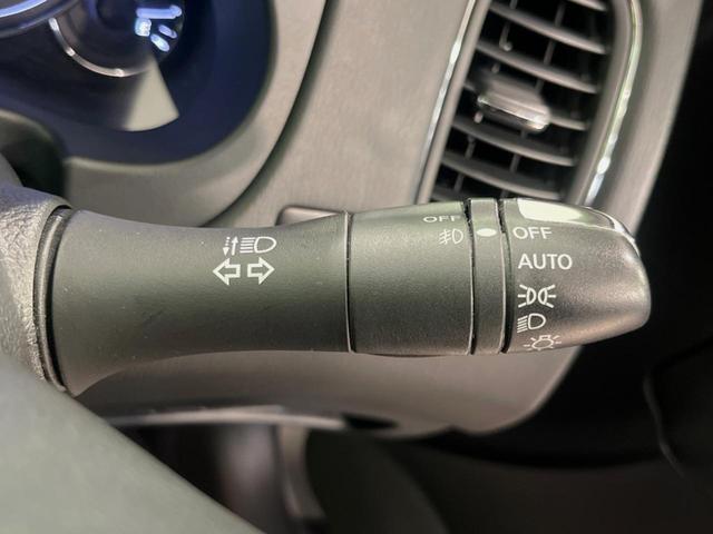 スカイラインクロスオーバー ３７０ＧＴ　ＦＯＵＲ　タイプＰ　サンルーフ　ＢＯＳＥ　メーカーナビ　全周囲カメラ　衝突被害軽減システム　禁煙車　スマートキー　ＨＩＤヘッド　ルーフレール　ビルトインＥＴＣ　クルコン　純正１８インチアルミ　オートライト　車線逸脱警報（34枚目）