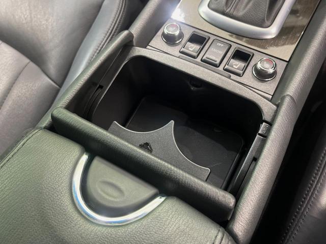 スカイラインクロスオーバー ３７０ＧＴ　ＦＯＵＲ　タイプＰ　サンルーフ　ＢＯＳＥ　メーカーナビ　全周囲カメラ　衝突被害軽減システム　禁煙車　スマートキー　ＨＩＤヘッド　ルーフレール　ビルトインＥＴＣ　クルコン　純正１８インチアルミ　オートライト　車線逸脱警報（39枚目）