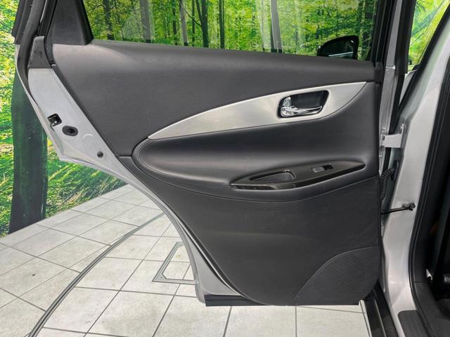 スカイラインクロスオーバー ３７０ＧＴ　ＦＯＵＲ　タイプＰ　サンルーフ　ＢＯＳＥ　メーカーナビ　全周囲カメラ　衝突被害軽減システム　禁煙車　スマートキー　ＨＩＤヘッド　ルーフレール　ビルトインＥＴＣ　クルコン　純正１８インチアルミ　オートライト　車線逸脱警報（47枚目）