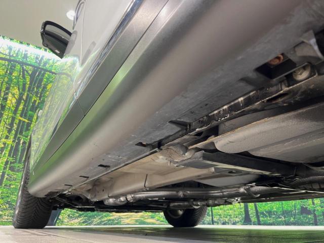 スカイラインクロスオーバー ３７０ＧＴ　ＦＯＵＲ　タイプＰ　サンルーフ　ＢＯＳＥ　メーカーナビ　全周囲カメラ　衝突被害軽減システム　禁煙車　スマートキー　ＨＩＤヘッド　ルーフレール　ビルトインＥＴＣ　クルコン　純正１８インチアルミ　オートライト　車線逸脱警報（59枚目）